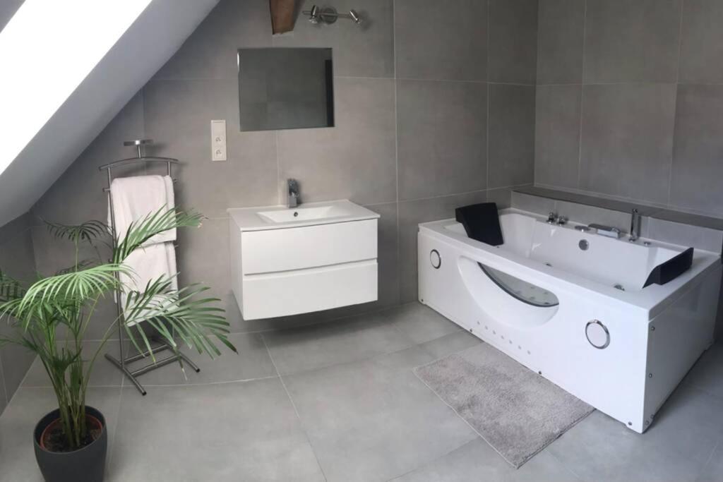 Apartman 3Kk 80 M2 S Virivkou A Saunou Jihlava Buitenkant foto